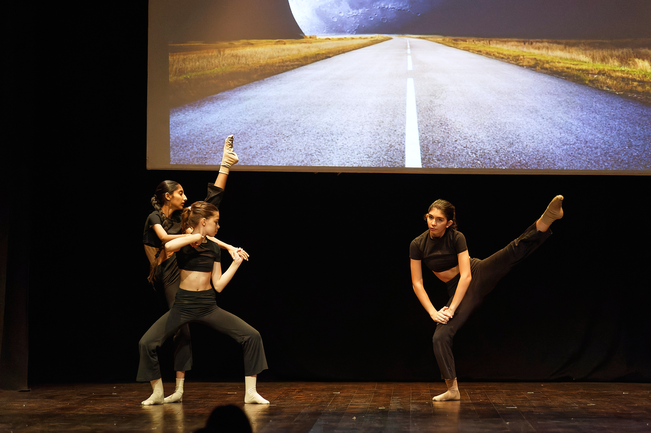 Concorso exit 5 dance competition